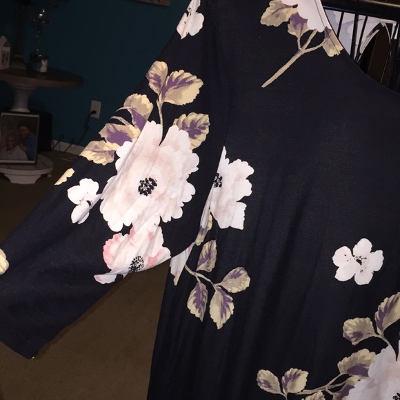 Dress - Picture 4 of 5